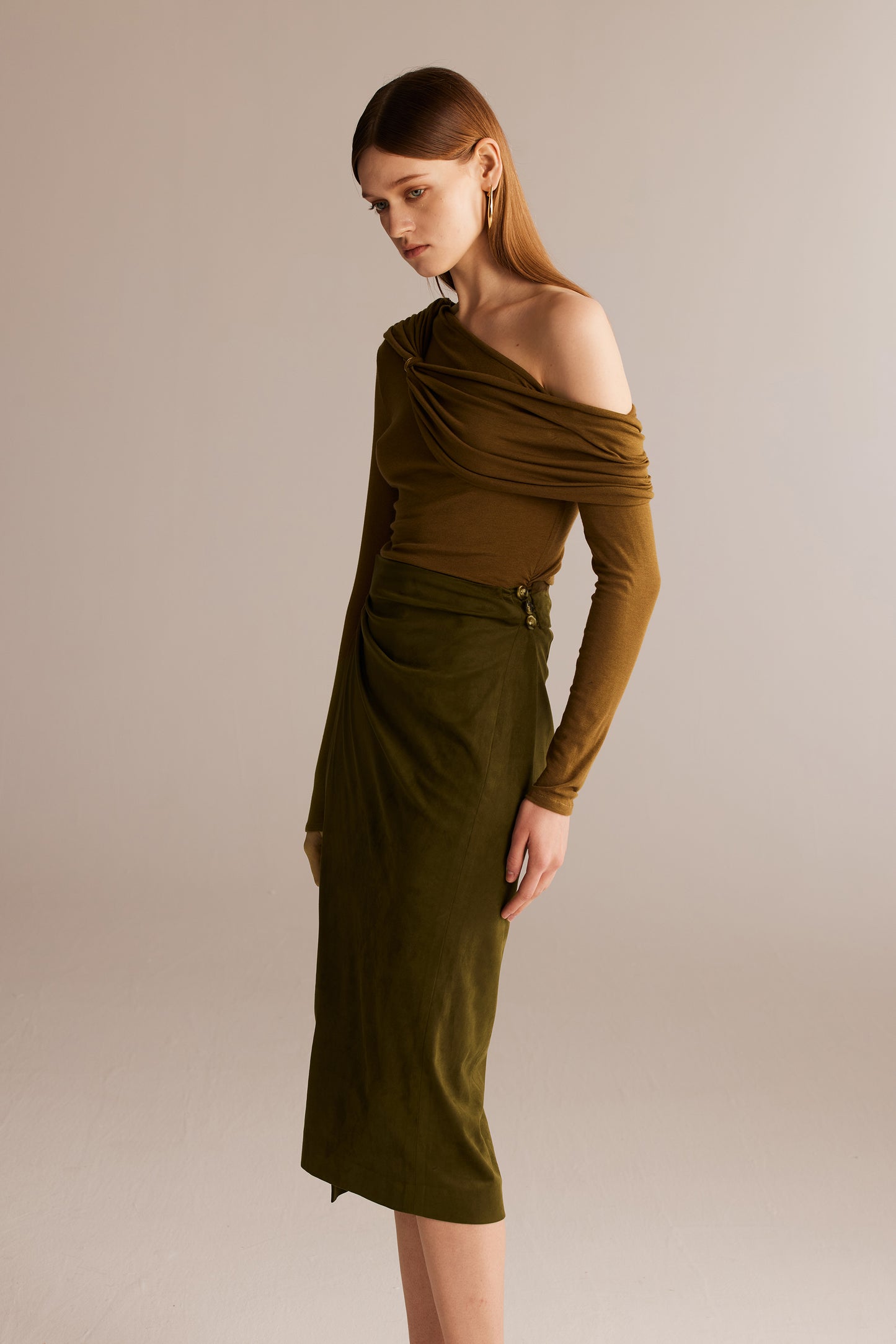 Olive-brown One-shoulder Pleated Metal Button Knitted Top