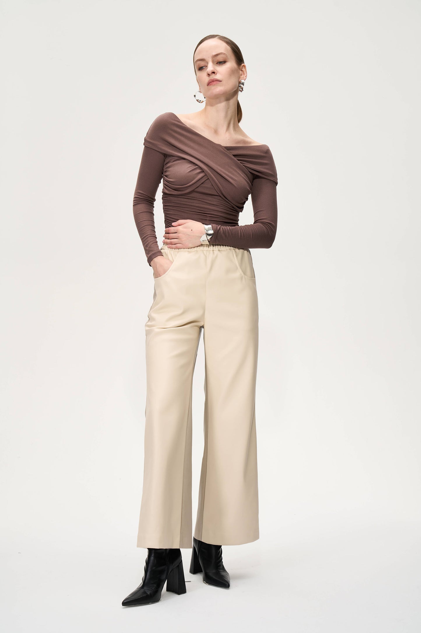 Elastic Straight-leg  Leather Pants