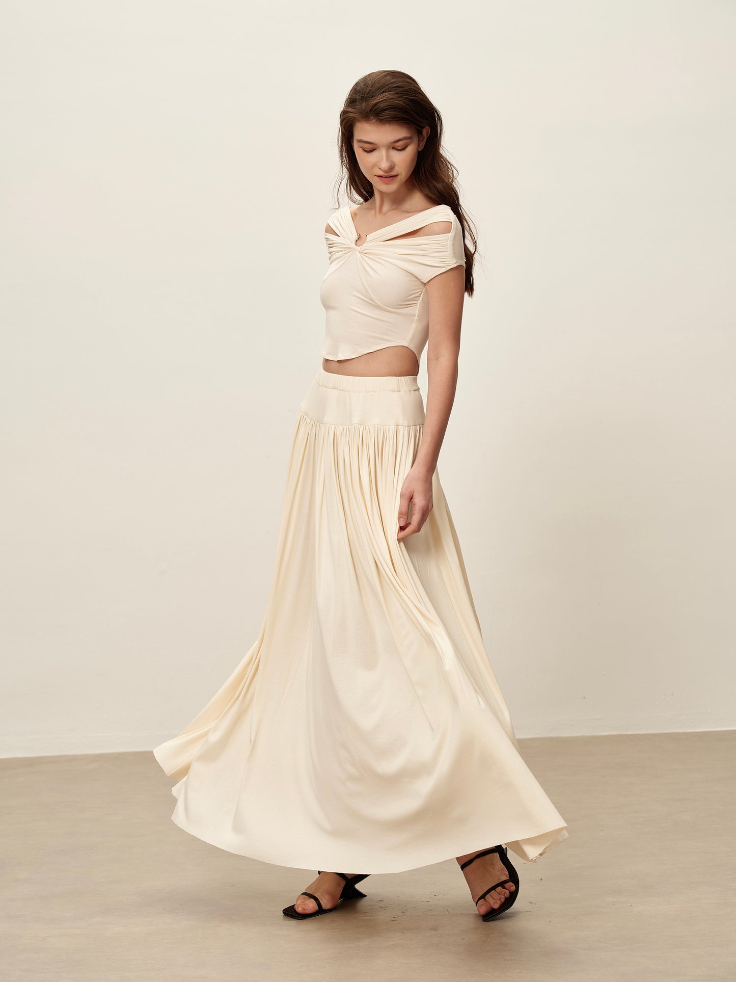 White Pleated Knitted Skirt
