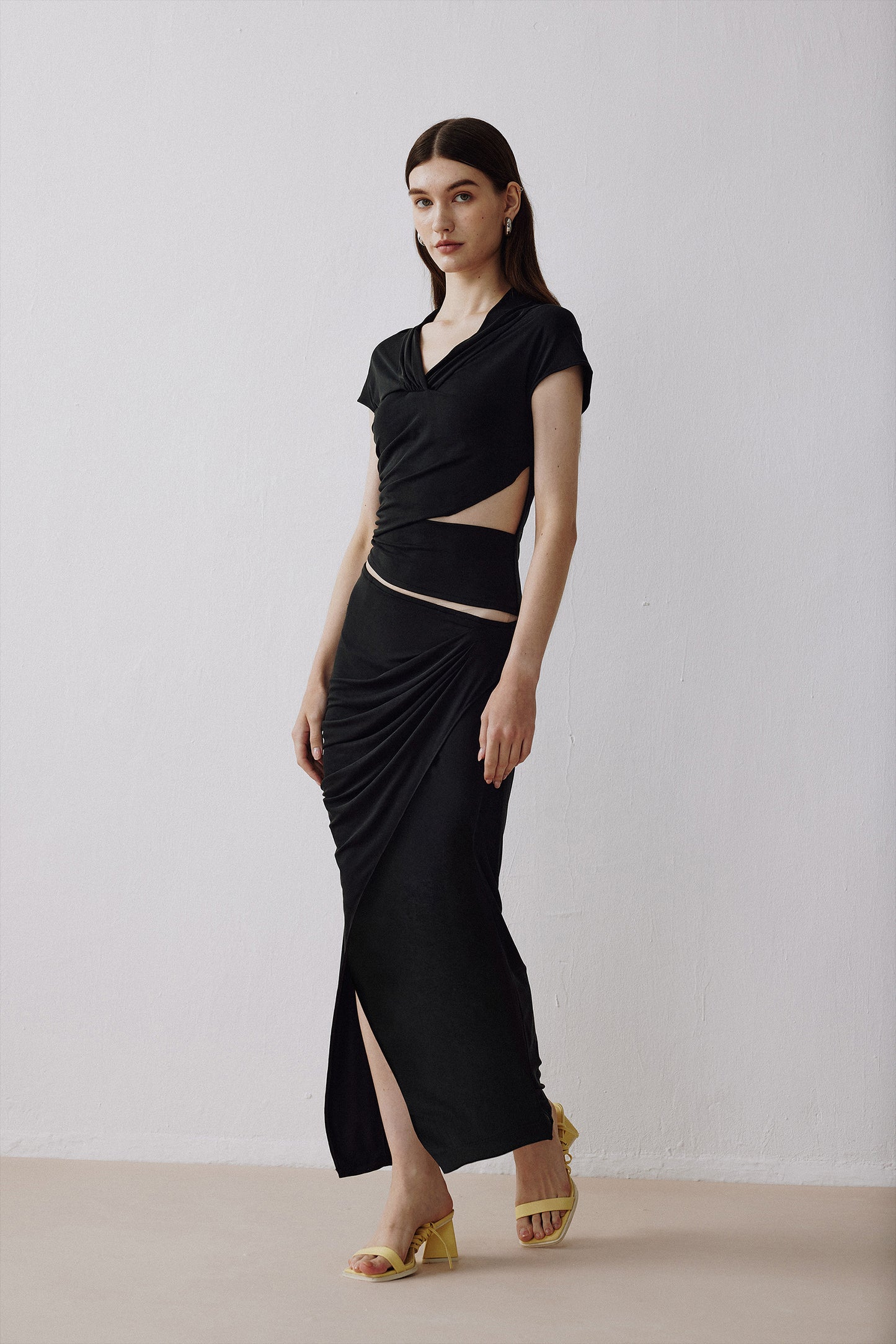 Pleated Slit Skirt Black