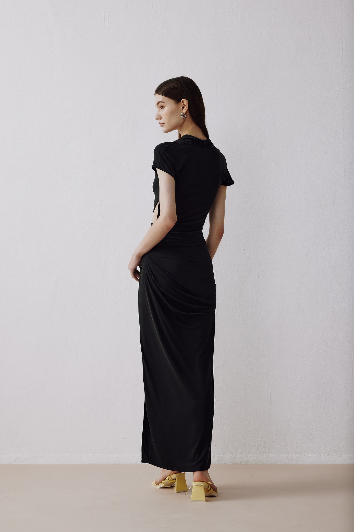 Pleated Slit Skirt Black