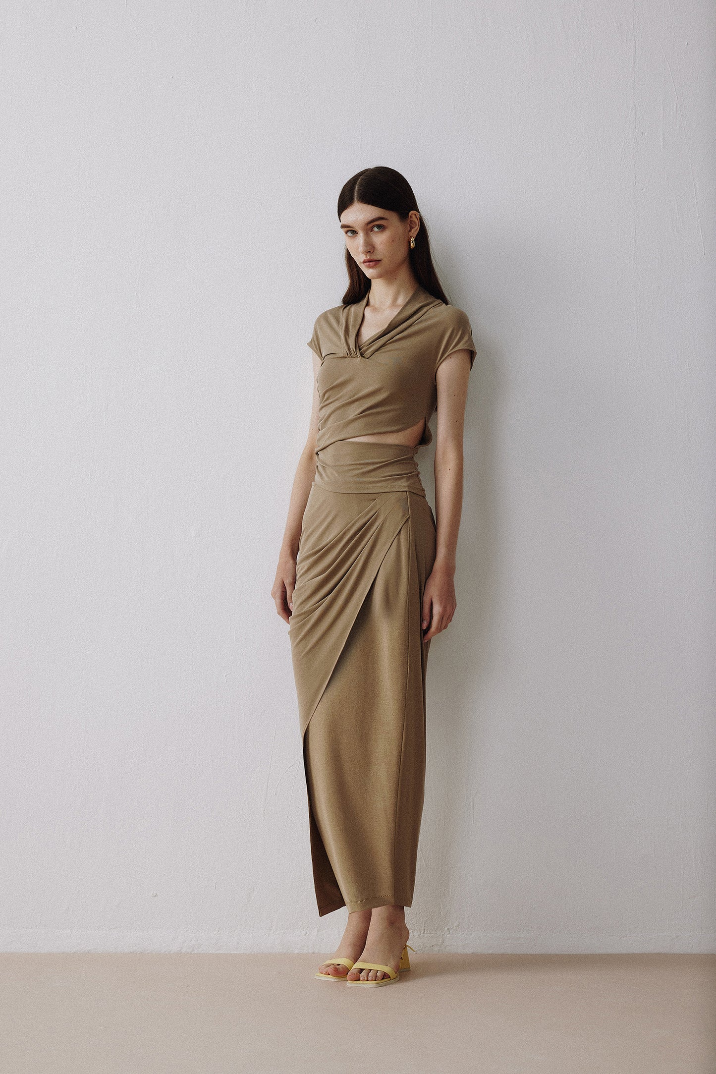 Ripped Pleats Top Brown